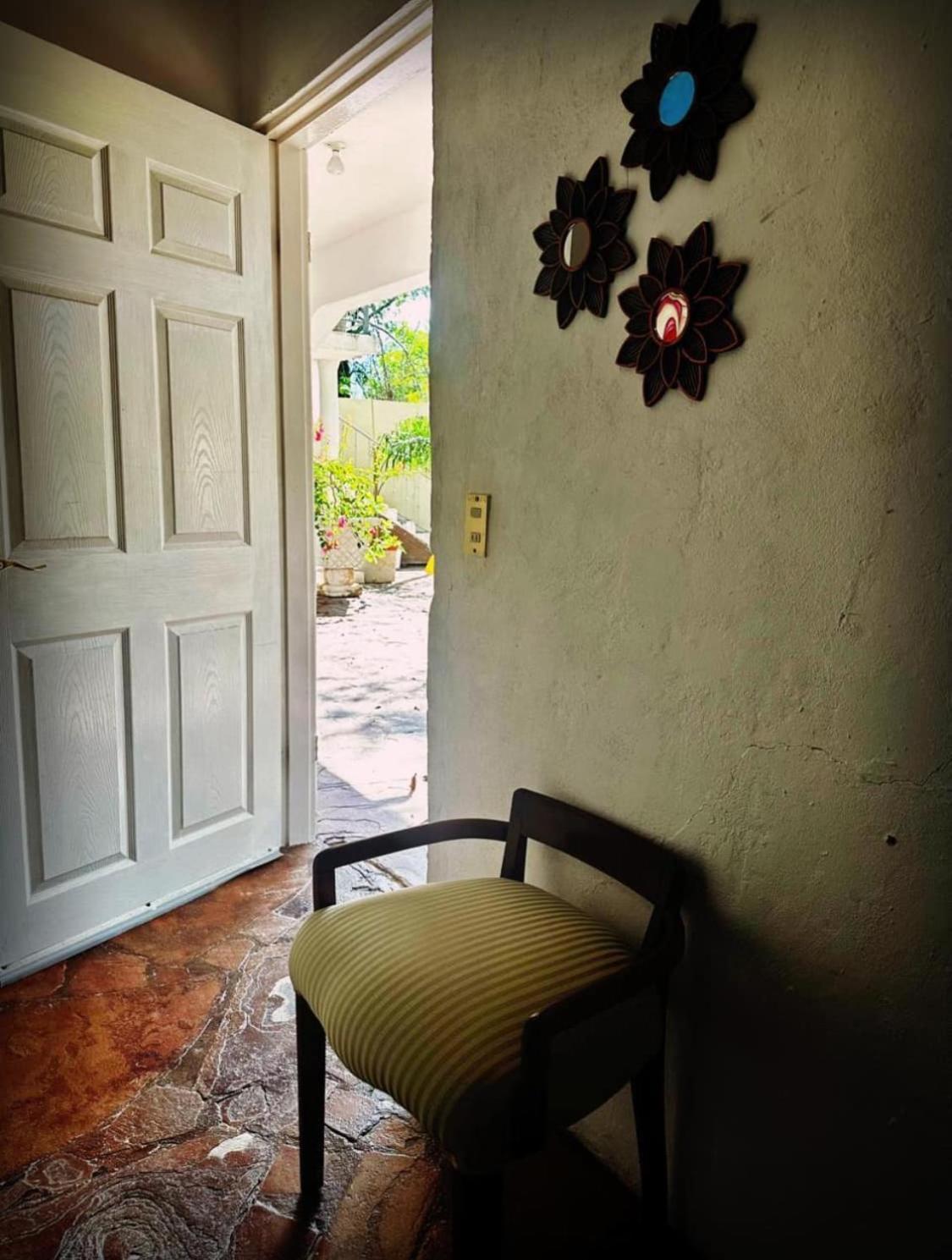 La Casita Inn Bustamante Kültér fotó