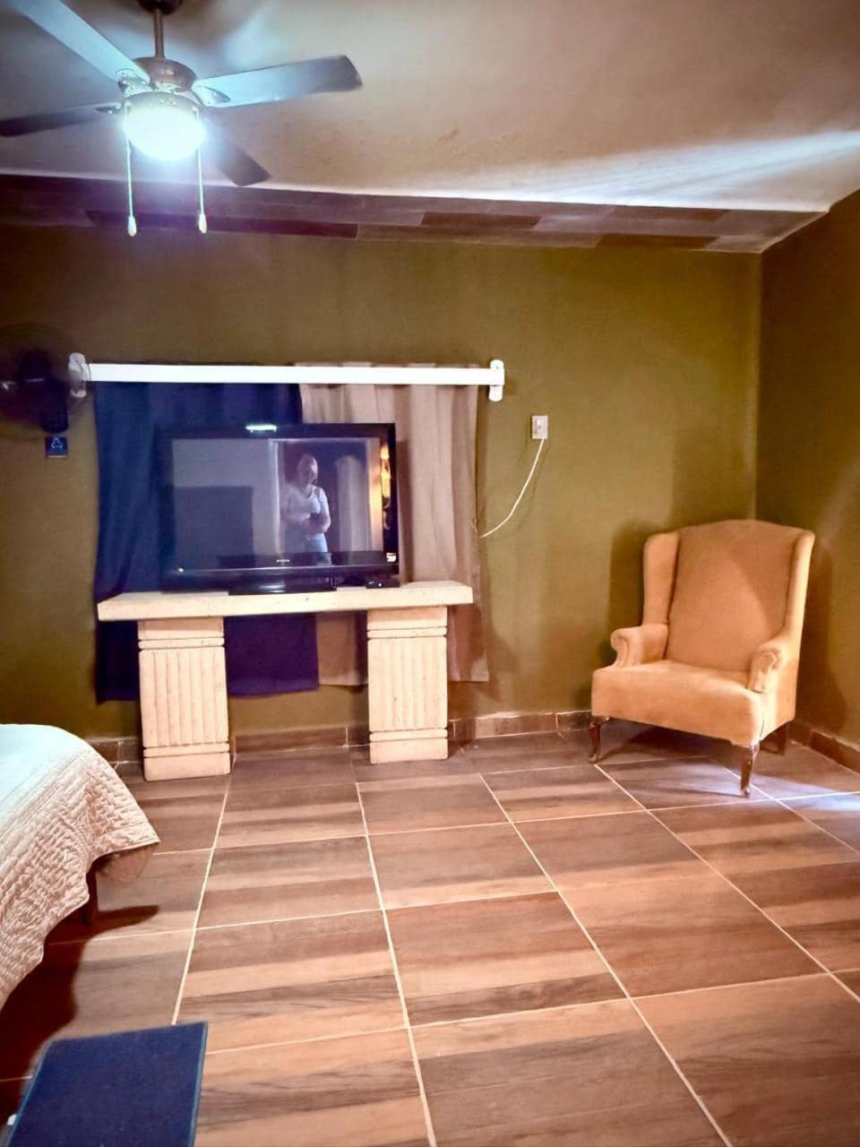 La Casita Inn Bustamante Kültér fotó